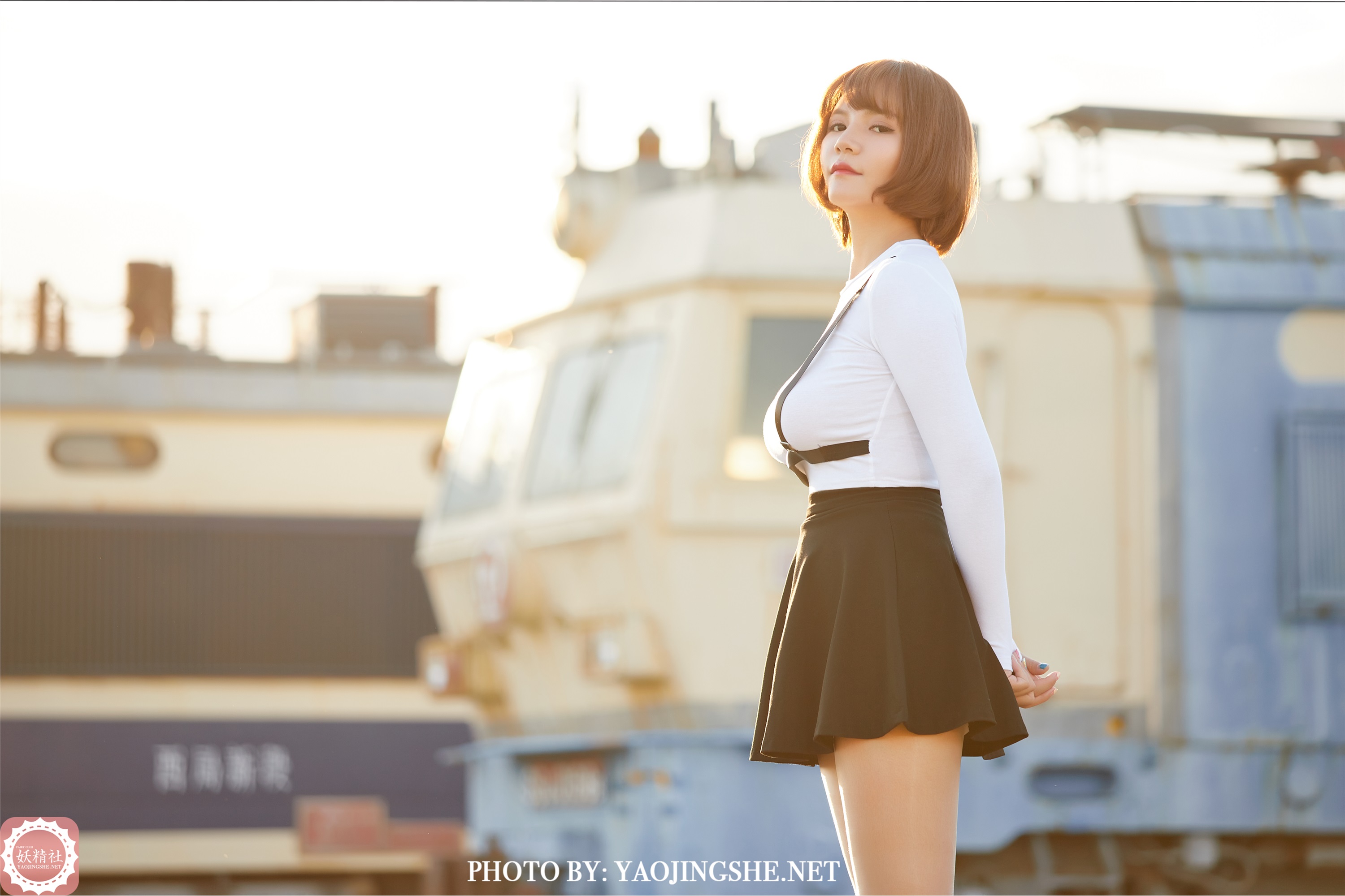 妖精社  2020.11.28 T2042《逆光车站》唐飞飞